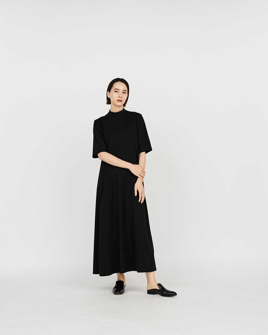 Fine Smooth Mock Neck Panel Line Dress