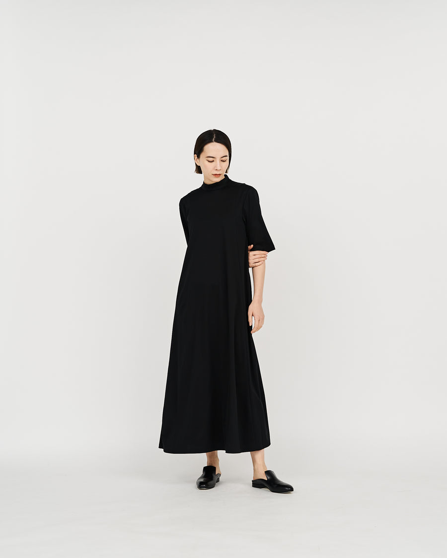 Fine Smooth Mock Neck Panel Line Dress