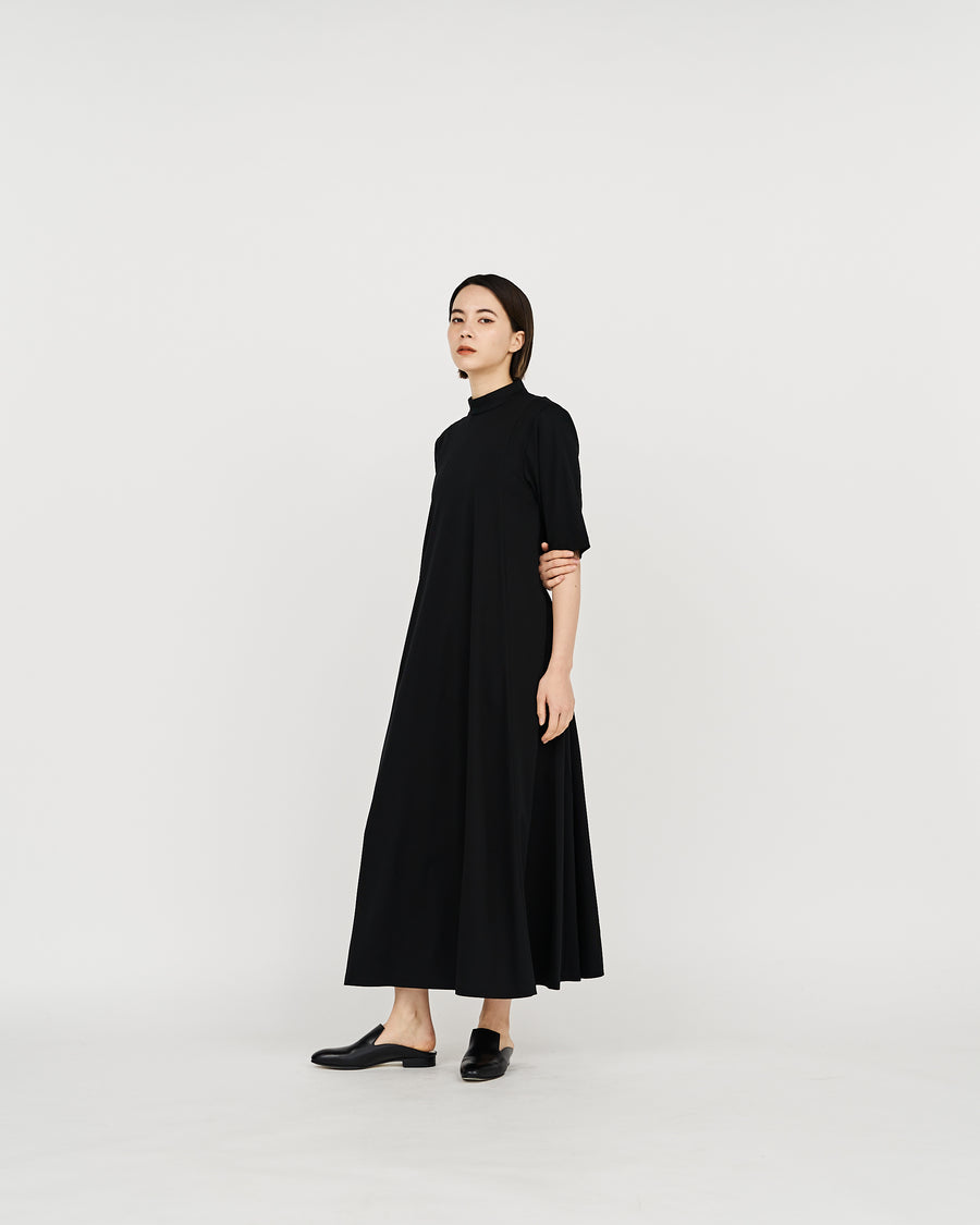 Fine Smooth Mock Neck Panel Line Dress