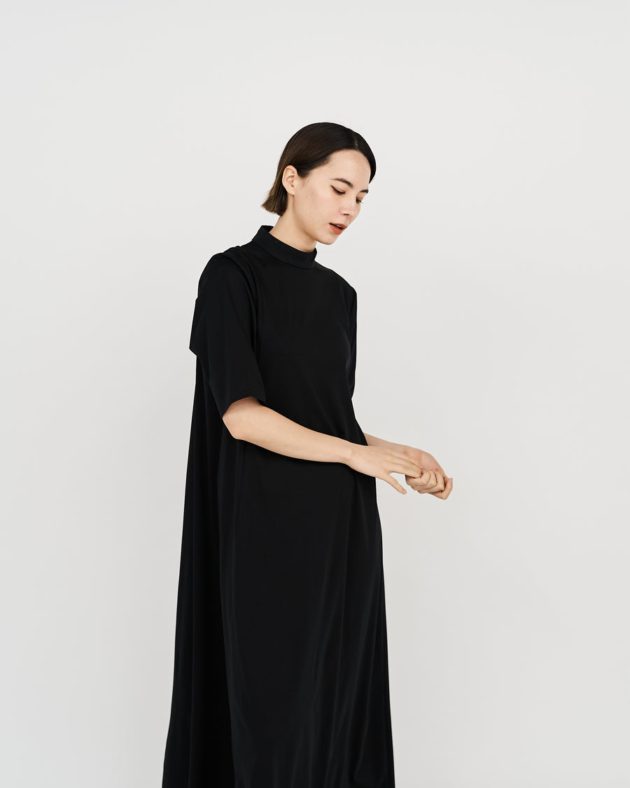 Fine Smooth Mock Neck Panel Line Dress