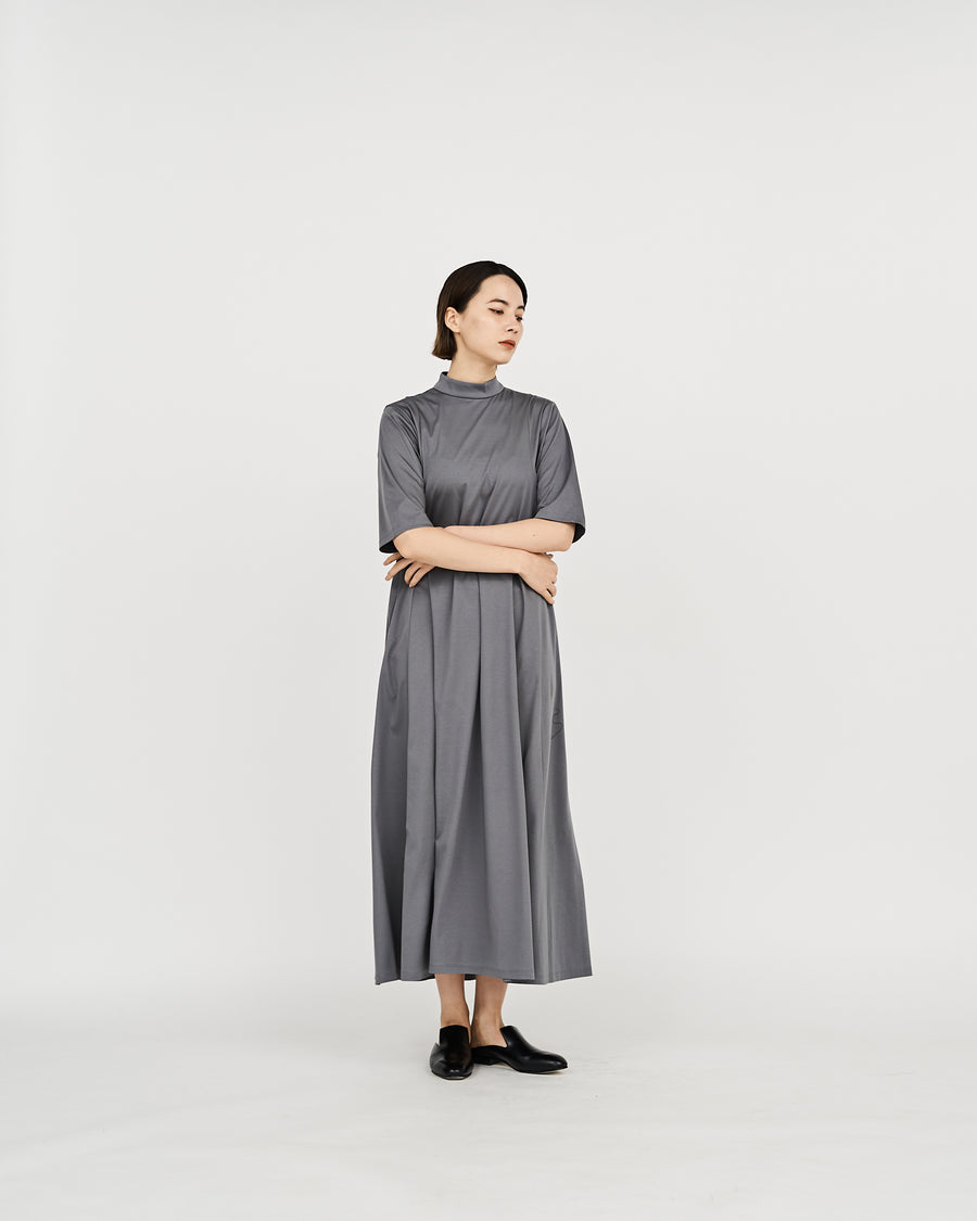 Fine Smooth Mock Neck Panel Line Dress