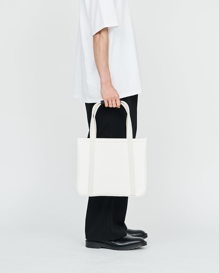 FR05 / FRAME TOTE