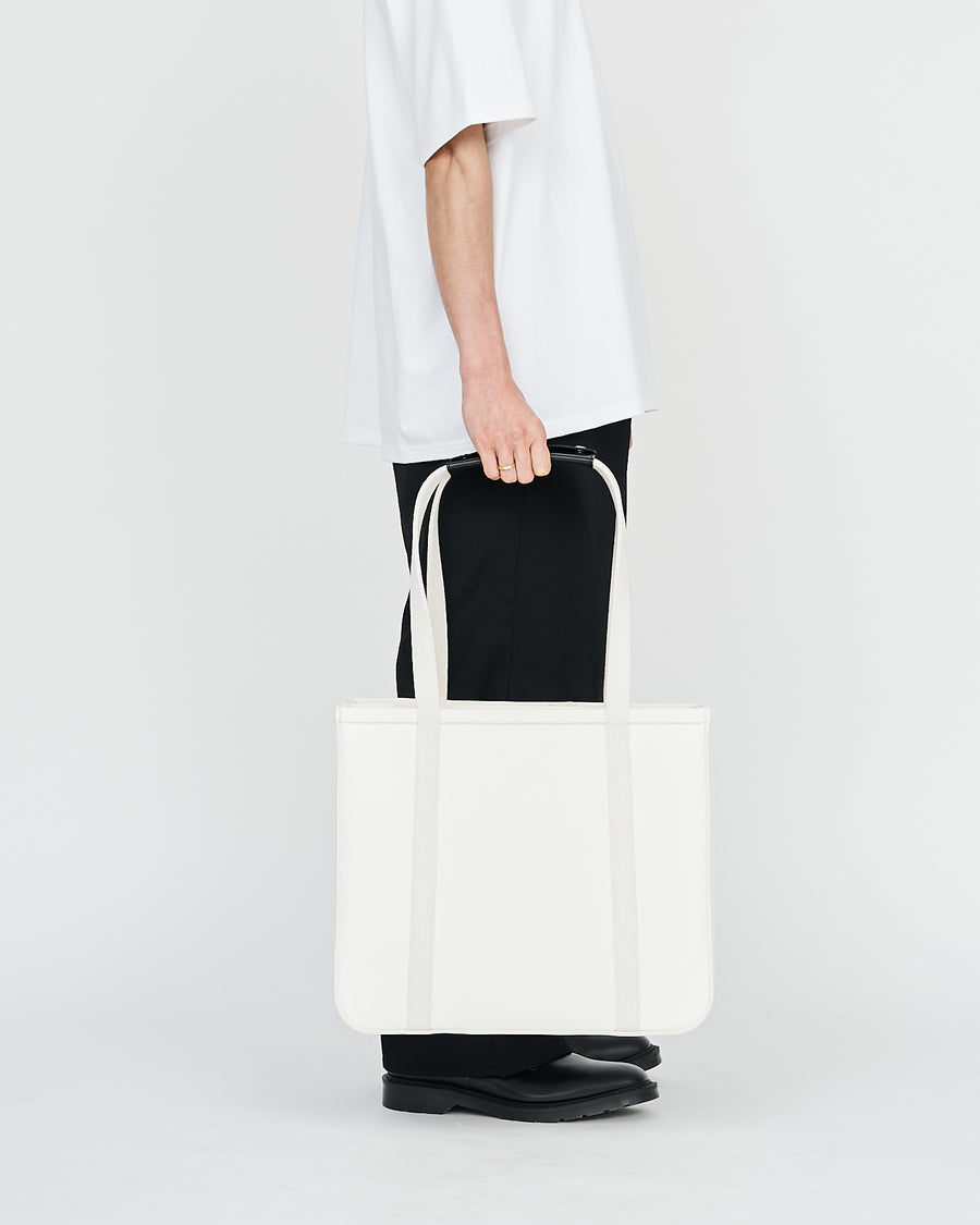 FR02 / FRAME TOTE