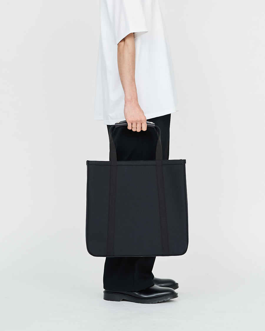 FR01 / FRAME TOTE